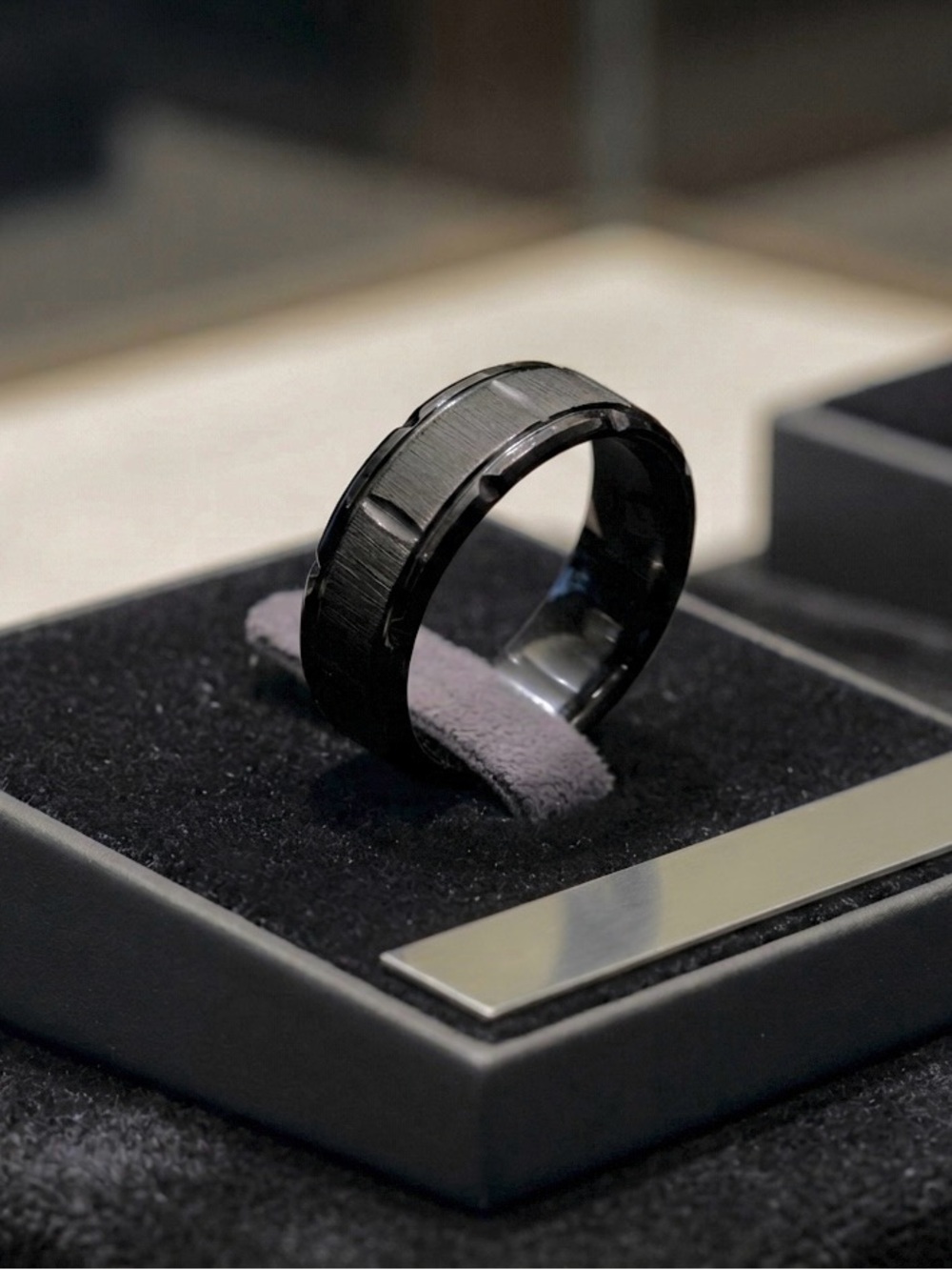 Stainless steel 8mm black polished and matte men’s ring -Size 10 - Picture 4 of 4